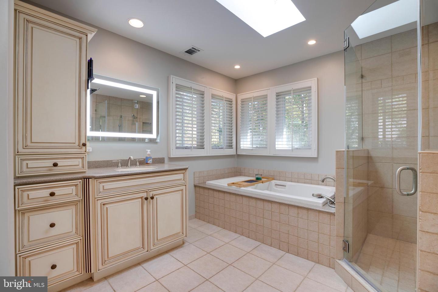 6305 BARSKY CT, FAIRFAX STATION, Virginia 22039, 4 Bedrooms Bedrooms, ,4 BathroomsBathrooms,Residential,For sale,6305 BARSKY CT,VAFX2275198 MLS # VAFX2275198 6305 BARSKY CT, FAIRFAX STATION, Virginia 22039, 4 Bedrooms Bedrooms, ,4 BathroomsBathrooms,Residential,For sale,6305 BARSKY CT,VAFX2275198 MLS # VAFX2275198