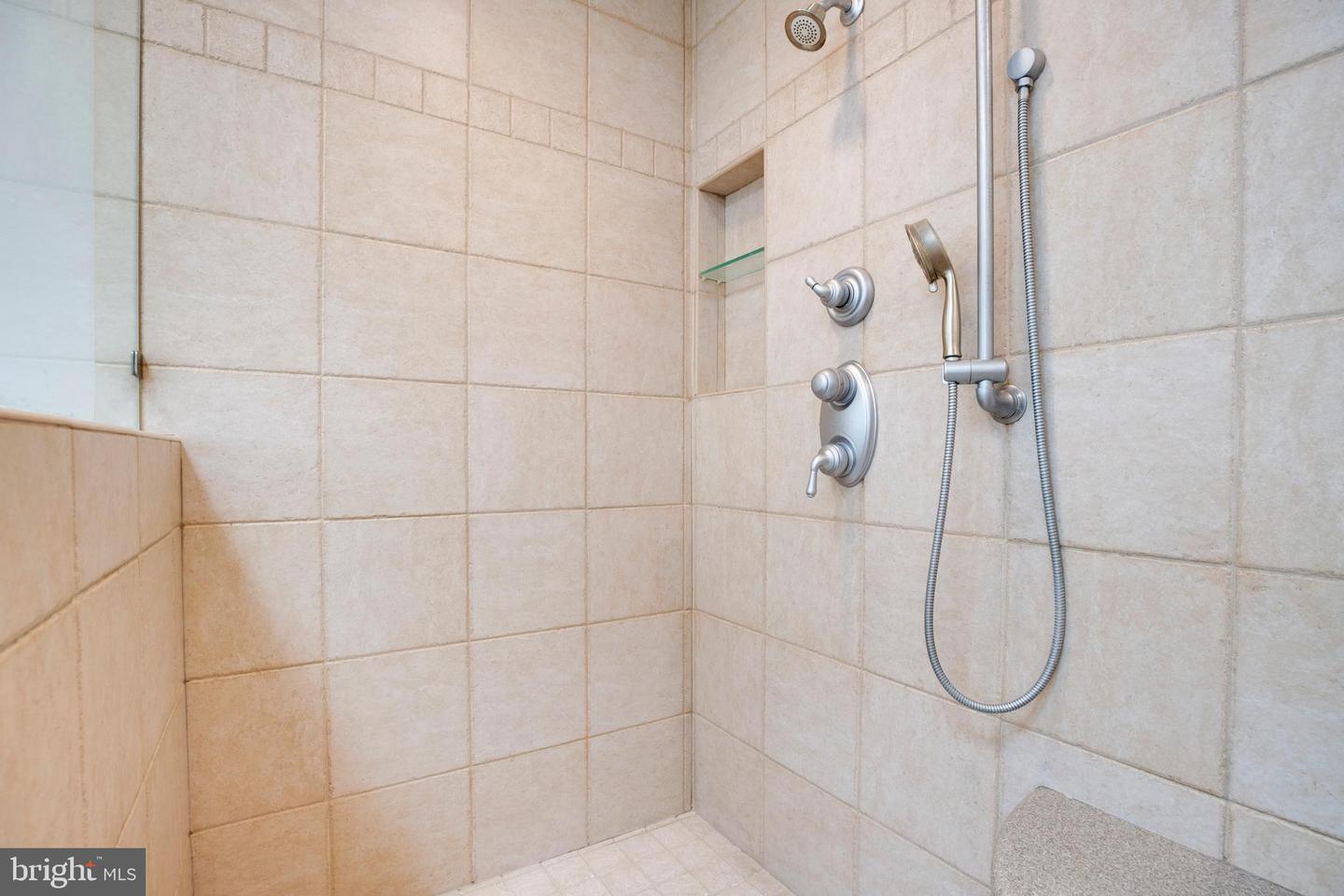 6305 BARSKY CT, FAIRFAX STATION, Virginia 22039, 4 Bedrooms Bedrooms, ,4 BathroomsBathrooms,Residential,For sale,6305 BARSKY CT,VAFX2275198 MLS # VAFX2275198 6305 BARSKY CT, FAIRFAX STATION, Virginia 22039, 4 Bedrooms Bedrooms, ,4 BathroomsBathrooms,Residential,For sale,6305 BARSKY CT,VAFX2275198 MLS # VAFX2275198
