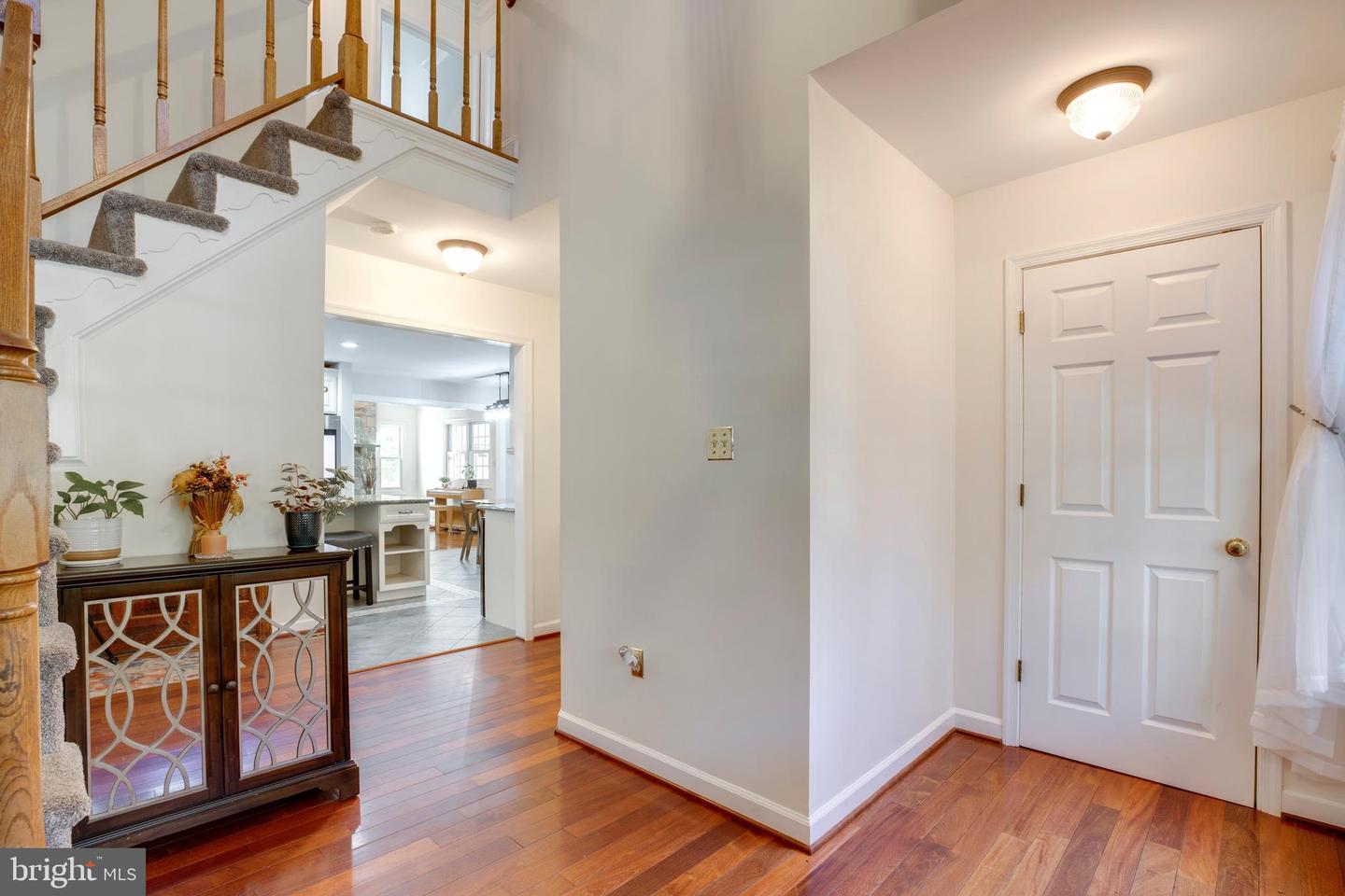 6305 BARSKY CT, FAIRFAX STATION, Virginia 22039, 4 Bedrooms Bedrooms, ,4 BathroomsBathrooms,Residential,For sale,6305 BARSKY CT,VAFX2275198 MLS # VAFX2275198 6305 BARSKY CT, FAIRFAX STATION, Virginia 22039, 4 Bedrooms Bedrooms, ,4 BathroomsBathrooms,Residential,For sale,6305 BARSKY CT,VAFX2275198 MLS # VAFX2275198