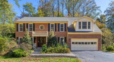 6305 BARSKY CT, FAIRFAX STATION, Virginia 22039, 4 Bedrooms Bedrooms, ,4 BathroomsBathrooms,Residential,For sale,6305 BARSKY CT,VAFX2275198 MLS # VAFX2275198