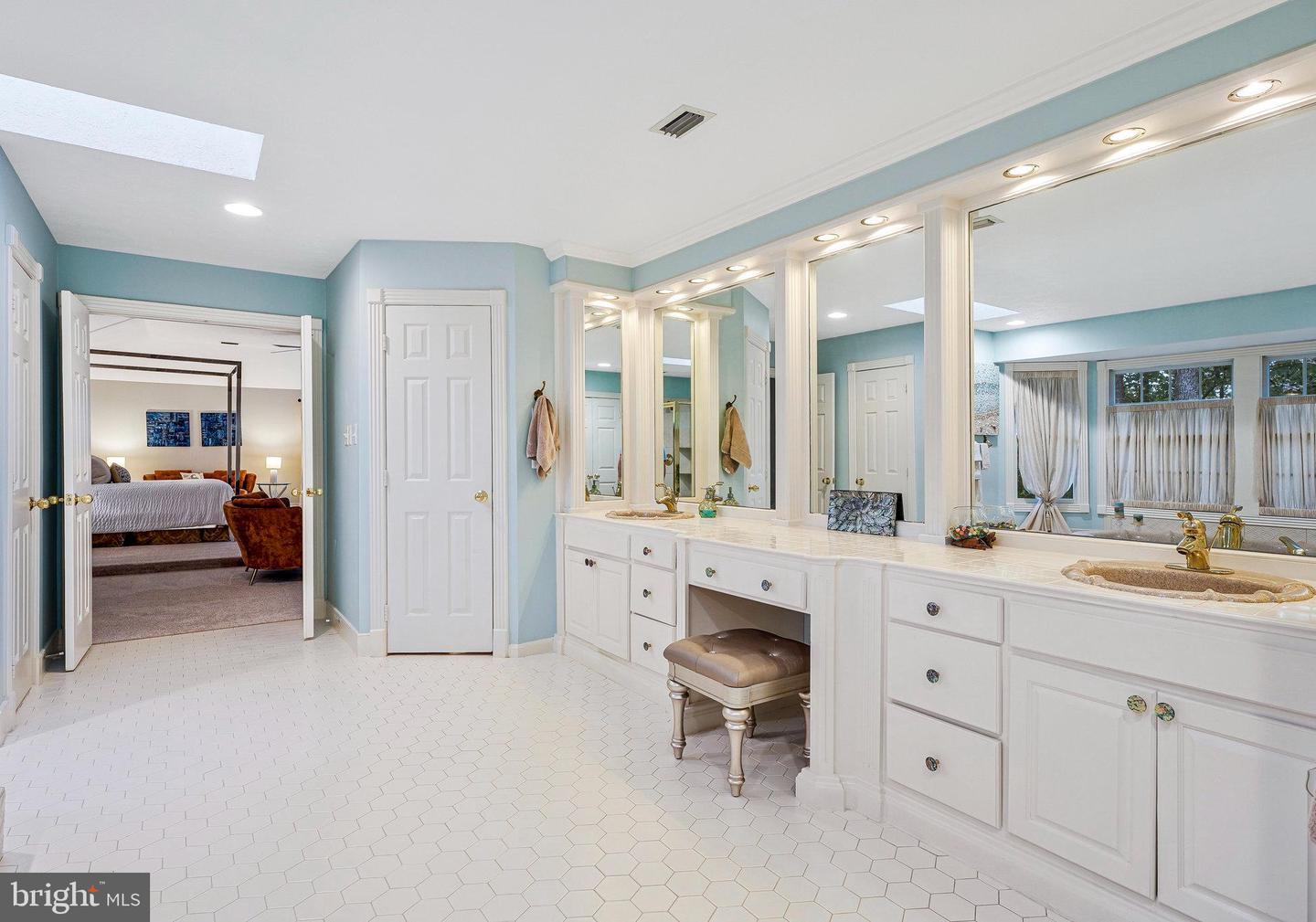 6507 BURKE WOODS DR, BURKE, Virginia 22015, 5 Bedrooms Bedrooms, ,5 BathroomsBathrooms,Residential,For sale,6507 BURKE WOODS DR,VAFX2275470 MLS # VAFX2275470 6507 BURKE WOODS DR, BURKE, Virginia 22015, 5 Bedrooms Bedrooms, ,5 BathroomsBathrooms,Residential,For sale,6507 BURKE WOODS DR,VAFX2275470 MLS # VAFX2275470