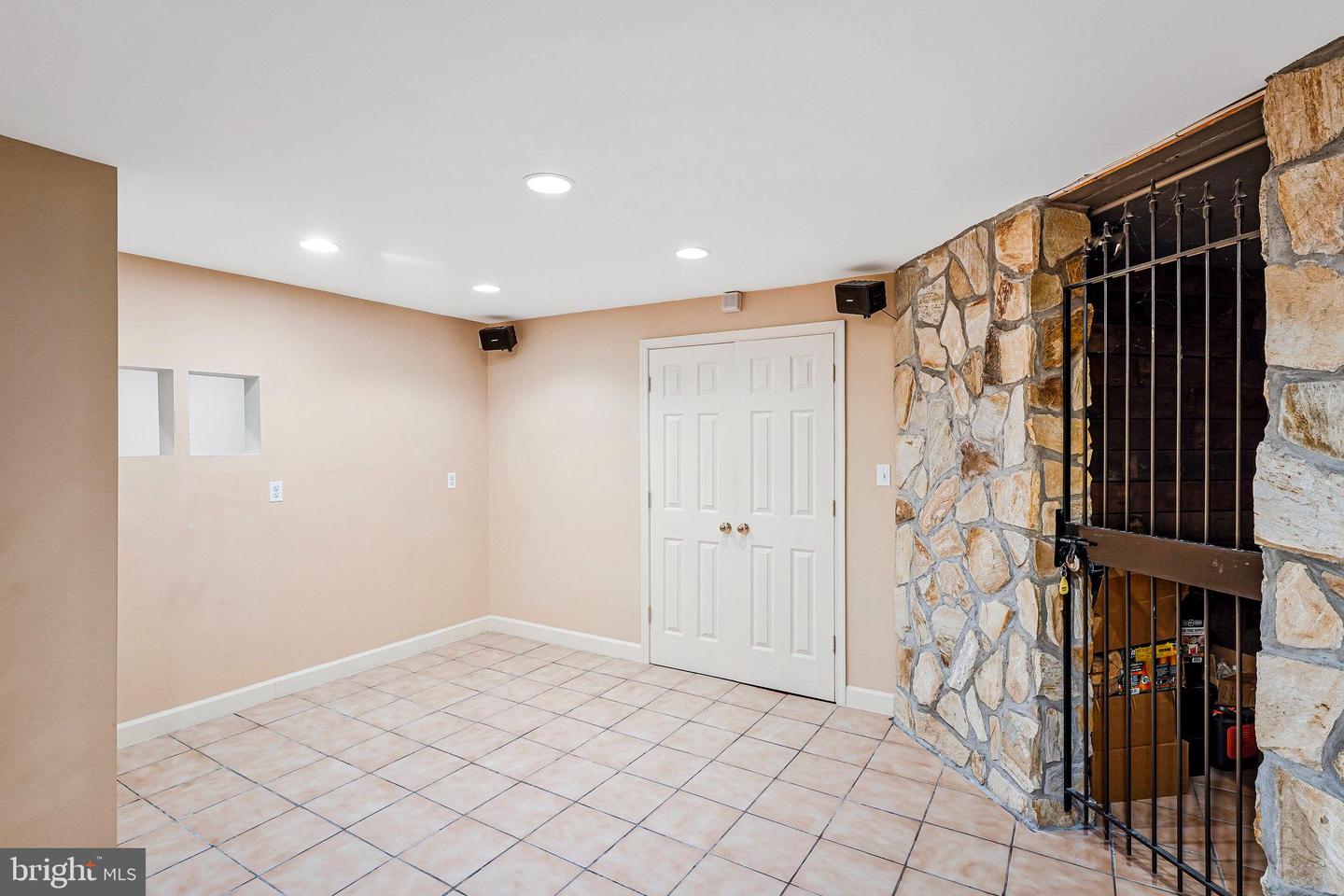 6507 BURKE WOODS DR, BURKE, Virginia 22015, 5 Bedrooms Bedrooms, ,5 BathroomsBathrooms,Residential,For sale,6507 BURKE WOODS DR,VAFX2275470 MLS # VAFX2275470 6507 BURKE WOODS DR, BURKE, Virginia 22015, 5 Bedrooms Bedrooms, ,5 BathroomsBathrooms,Residential,For sale,6507 BURKE WOODS DR,VAFX2275470 MLS # VAFX2275470