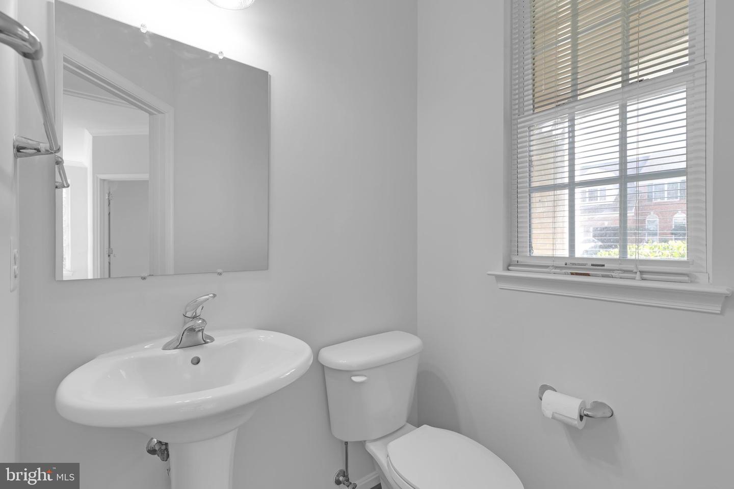 8566 BRICKSHIRE LN, MANASSAS, Virginia 20112, 4 Bedrooms Bedrooms, ,3 BathroomsBathrooms,Residential,For sale,8566 BRICKSHIRE LN,VAPW2106384 MLS # VAPW2106384
