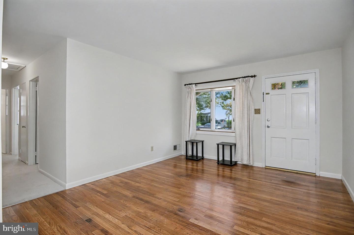 4026 WALTERS CT, FAIRFAX, Virginia 22030, 3 Bedrooms Bedrooms, ,2 BathroomsBathrooms,Residential,For sale,4026 WALTERS CT,VAFC2007232 MLS # VAFC2007232 4026 WALTERS CT, FAIRFAX, Virginia 22030, 3 Bedrooms Bedrooms, ,2 BathroomsBathrooms,Residential,For sale,4026 WALTERS CT,VAFC2007232 MLS # VAFC2007232