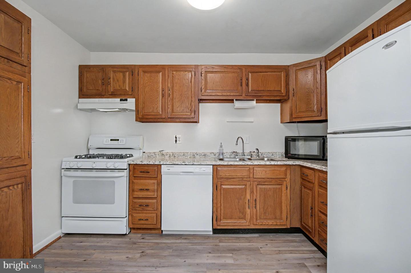 4026 WALTERS CT, FAIRFAX, Virginia 22030, 3 Bedrooms Bedrooms, ,2 BathroomsBathrooms,Residential,For sale,4026 WALTERS CT,VAFC2007232 MLS # VAFC2007232 4026 WALTERS CT, FAIRFAX, Virginia 22030, 3 Bedrooms Bedrooms, ,2 BathroomsBathrooms,Residential,For sale,4026 WALTERS CT,VAFC2007232 MLS # VAFC2007232