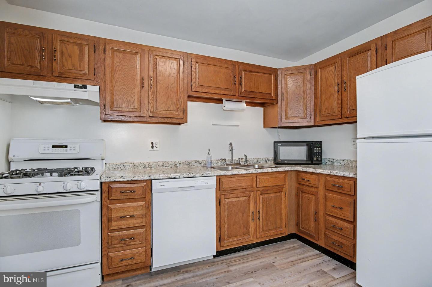 4026 WALTERS CT, FAIRFAX, Virginia 22030, 3 Bedrooms Bedrooms, ,2 BathroomsBathrooms,Residential,For sale,4026 WALTERS CT,VAFC2007232 MLS # VAFC2007232 4026 WALTERS CT, FAIRFAX, Virginia 22030, 3 Bedrooms Bedrooms, ,2 BathroomsBathrooms,Residential,For sale,4026 WALTERS CT,VAFC2007232 MLS # VAFC2007232