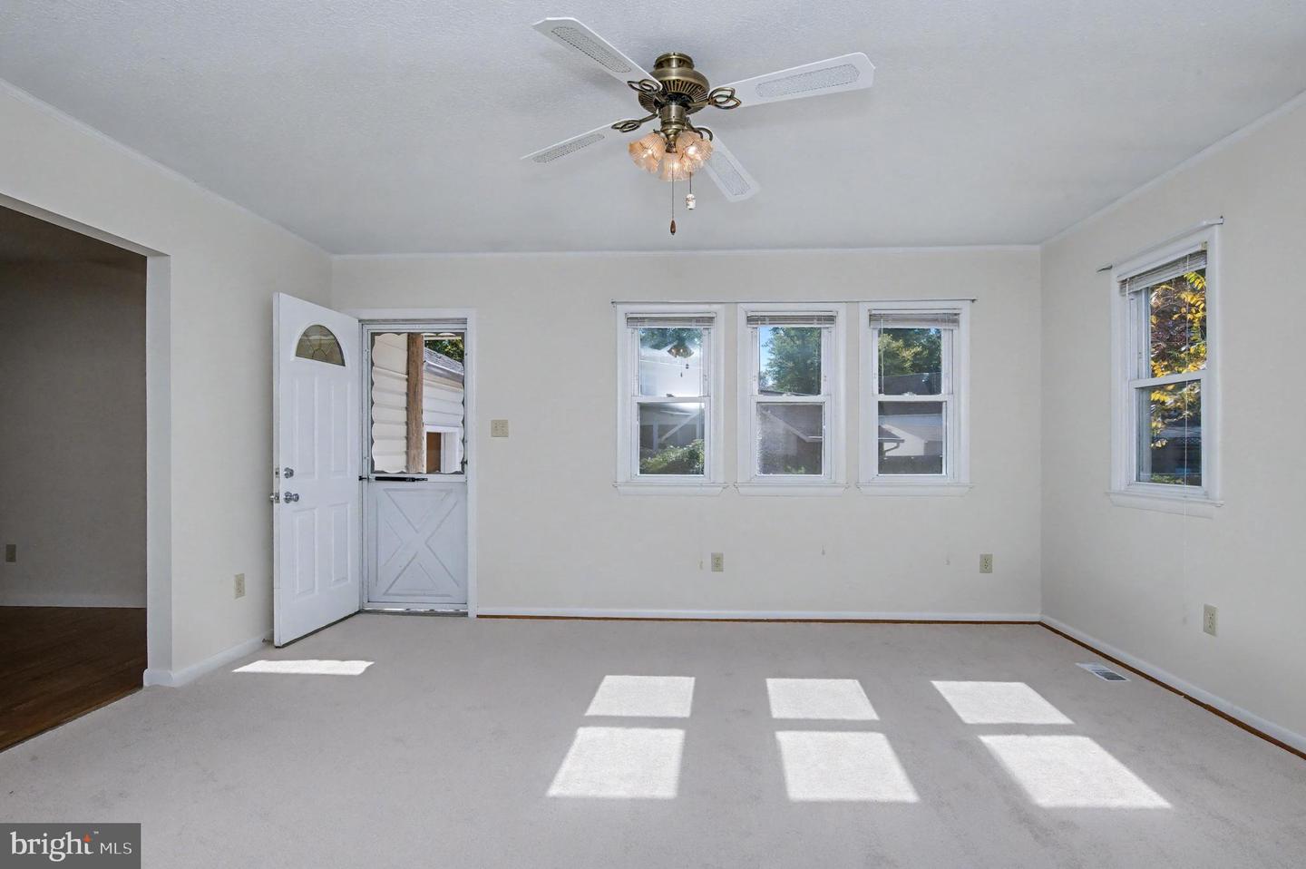 4026 WALTERS CT, FAIRFAX, Virginia 22030, 3 Bedrooms Bedrooms, ,2 BathroomsBathrooms,Residential,For sale,4026 WALTERS CT,VAFC2007232 MLS # VAFC2007232 4026 WALTERS CT, FAIRFAX, Virginia 22030, 3 Bedrooms Bedrooms, ,2 BathroomsBathrooms,Residential,For sale,4026 WALTERS CT,VAFC2007232 MLS # VAFC2007232