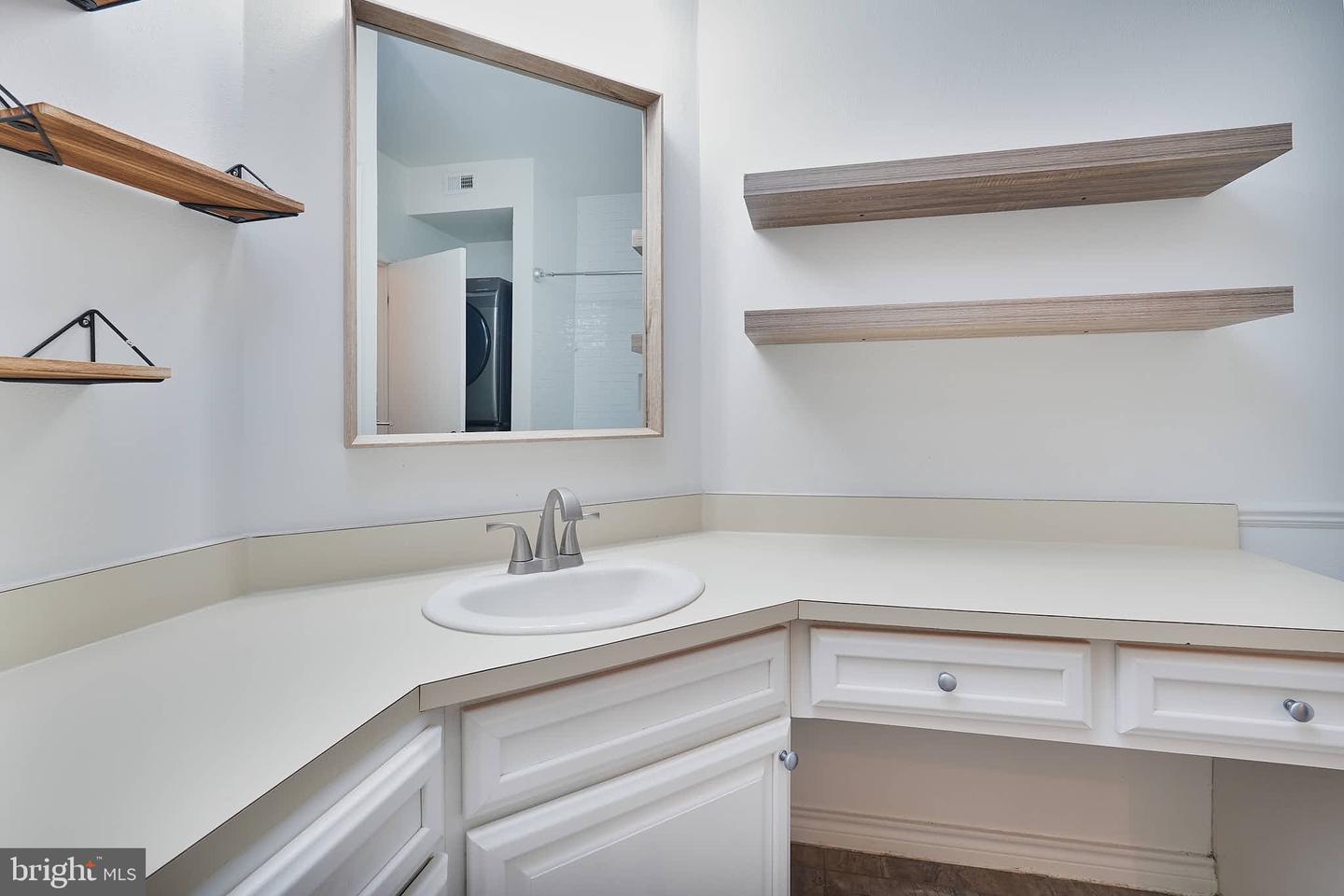 3922 PENDERVIEW DR #305, FAIRFAX, Virginia 22033, 1 Bedroom Bedrooms, ,1 BathroomBathrooms,Residential,For sale,3922 PENDERVIEW DR #305,VAFX2275460 MLS # VAFX2275460 3922 PENDERVIEW DR #305, FAIRFAX, Virginia 22033, 1 Bedroom Bedrooms, ,1 BathroomBathrooms,Residential,For sale,3922 PENDERVIEW DR #305,VAFX2275460 MLS # VAFX2275460