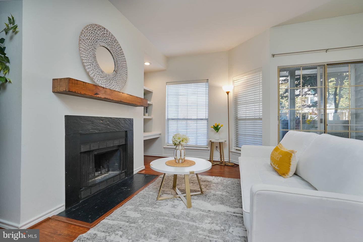 3922 PENDERVIEW DR #305, FAIRFAX, Virginia 22033, 1 Bedroom Bedrooms, ,1 BathroomBathrooms,Residential,For sale,3922 PENDERVIEW DR #305,VAFX2275460 MLS # VAFX2275460 3922 PENDERVIEW DR #305, FAIRFAX, Virginia 22033, 1 Bedroom Bedrooms, ,1 BathroomBathrooms,Residential,For sale,3922 PENDERVIEW DR #305,VAFX2275460 MLS # VAFX2275460