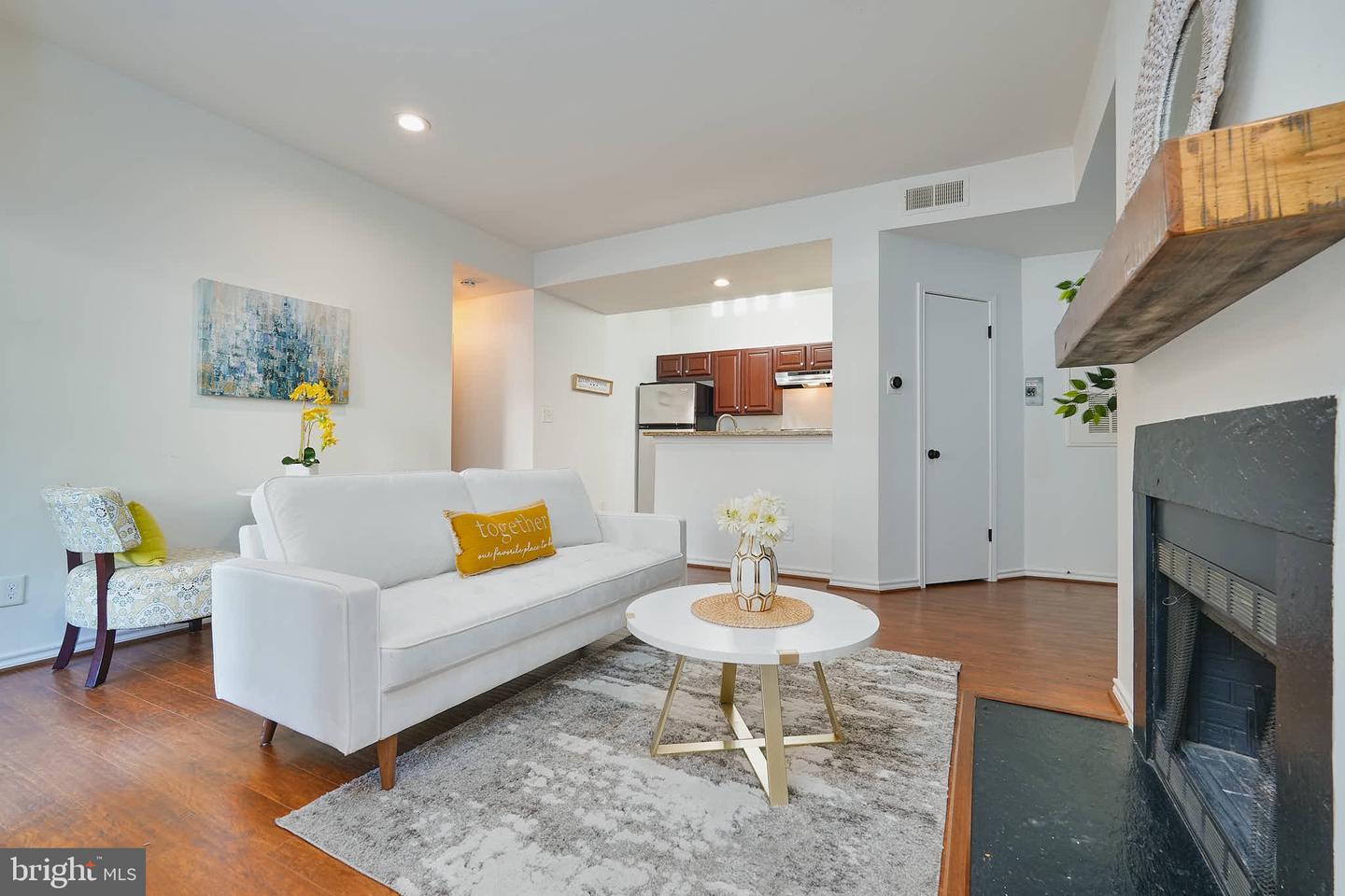 3922 PENDERVIEW DR #305, FAIRFAX, Virginia 22033, 1 Bedroom Bedrooms, ,1 BathroomBathrooms,Residential,For sale,3922 PENDERVIEW DR #305,VAFX2275460 MLS # VAFX2275460 3922 PENDERVIEW DR #305, FAIRFAX, Virginia 22033, 1 Bedroom Bedrooms, ,1 BathroomBathrooms,Residential,For sale,3922 PENDERVIEW DR #305,VAFX2275460 MLS # VAFX2275460