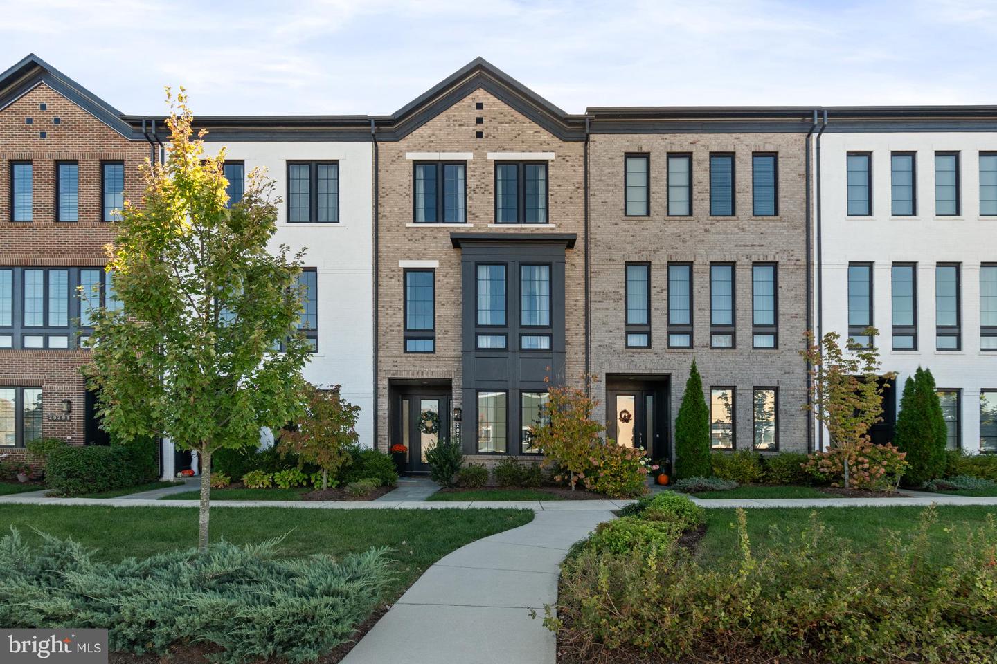 20287 SAVIN HILL DR, ASHBURN, Virginia 20147, 4 Bedrooms Bedrooms, 14 Rooms Rooms,3 BathroomsBathrooms,Residential,For sale,20287 SAVIN HILL DR,VALO2109374 MLS # VALO2109374
