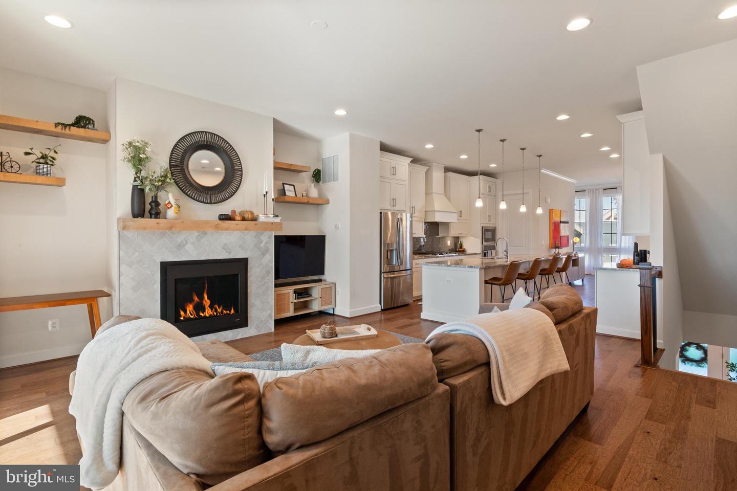 20287 SAVIN HILL DR, ASHBURN, Virginia 20147, 4 Bedrooms Bedrooms, 14 Rooms Rooms,3 BathroomsBathrooms,Residential,For sale,20287 SAVIN HILL DR,VALO2109374 MLS # VALO2109374