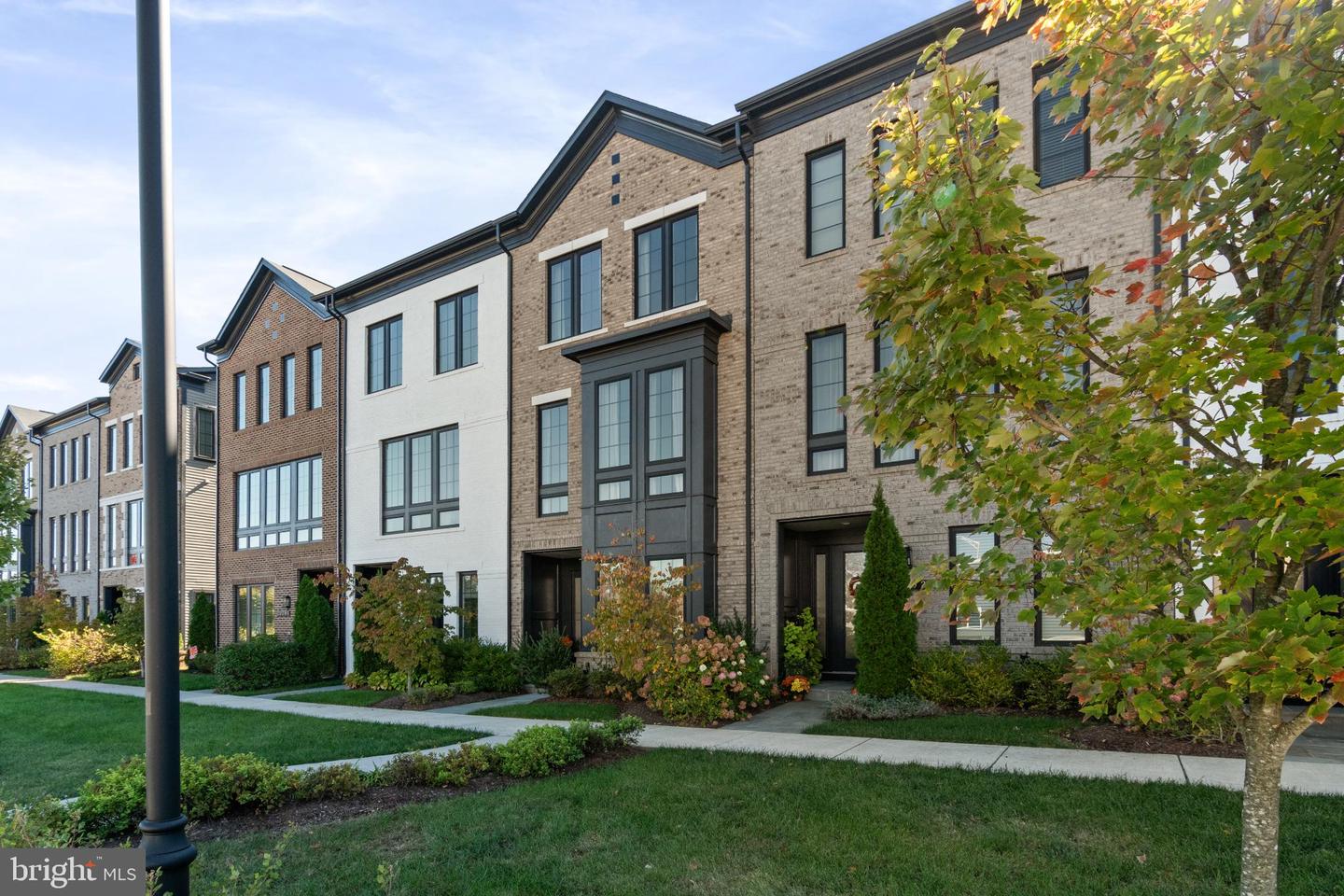 20287 SAVIN HILL DR, ASHBURN, Virginia 20147, 4 Bedrooms Bedrooms, 14 Rooms Rooms,3 BathroomsBathrooms,Residential,For sale,20287 SAVIN HILL DR,VALO2109374 MLS # VALO2109374
