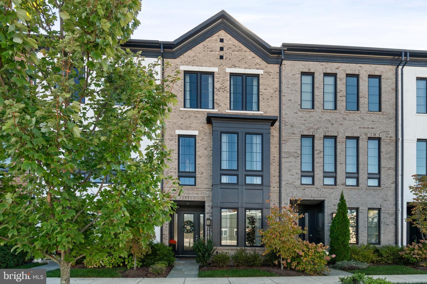 20287 SAVIN HILL DR, ASHBURN, Virginia 20147, 4 Bedrooms Bedrooms, 14 Rooms Rooms,3 BathroomsBathrooms,Residential,For sale,20287 SAVIN HILL DR,VALO2109374 MLS # VALO2109374
