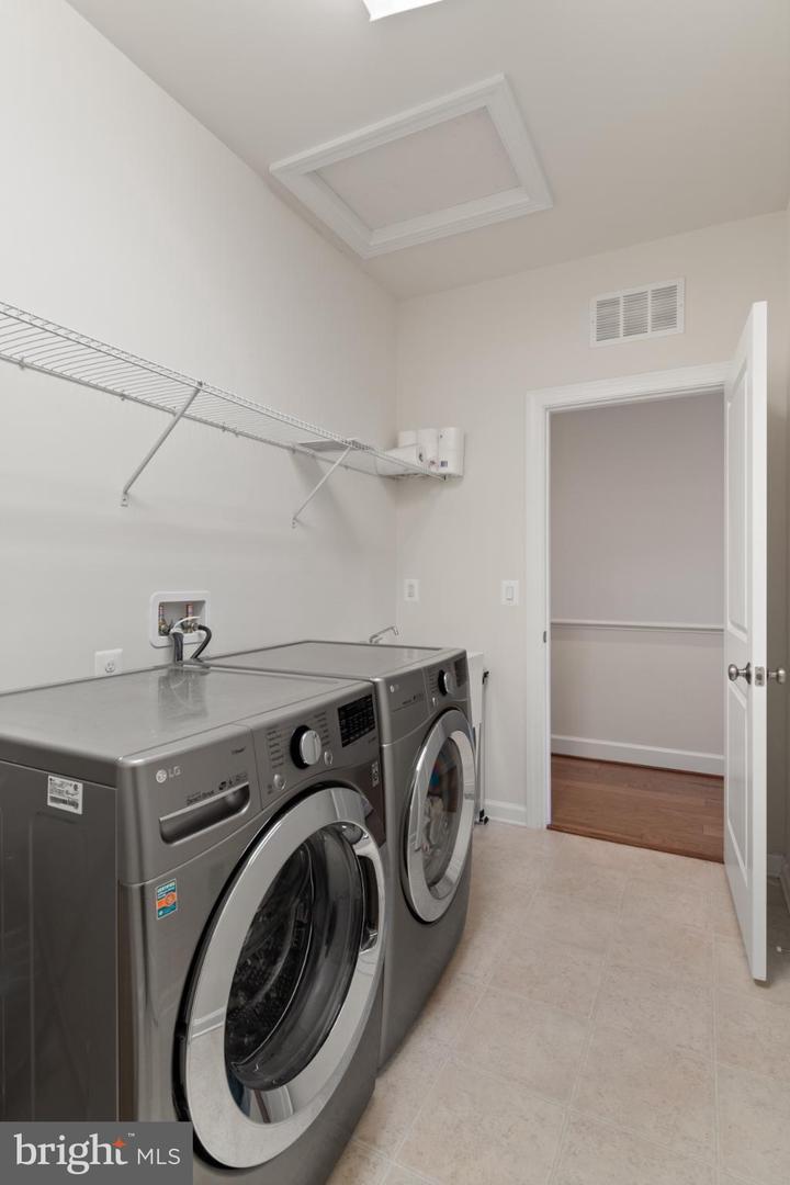 20287 SAVIN HILL DR, ASHBURN, Virginia 20147, 4 Bedrooms Bedrooms, 14 Rooms Rooms,3 BathroomsBathrooms,Residential,For sale,20287 SAVIN HILL DR,VALO2109374 MLS # VALO2109374