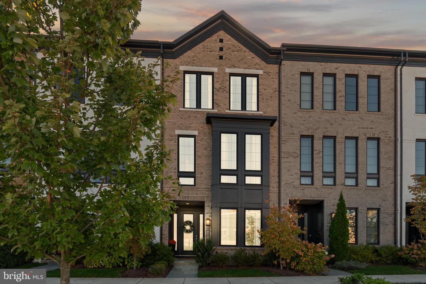 20287 SAVIN HILL DR, ASHBURN, Virginia 20147, 4 Bedrooms Bedrooms, 14 Rooms Rooms,3 BathroomsBathrooms,Residential,For sale,20287 SAVIN HILL DR,VALO2109374 MLS # VALO2109374