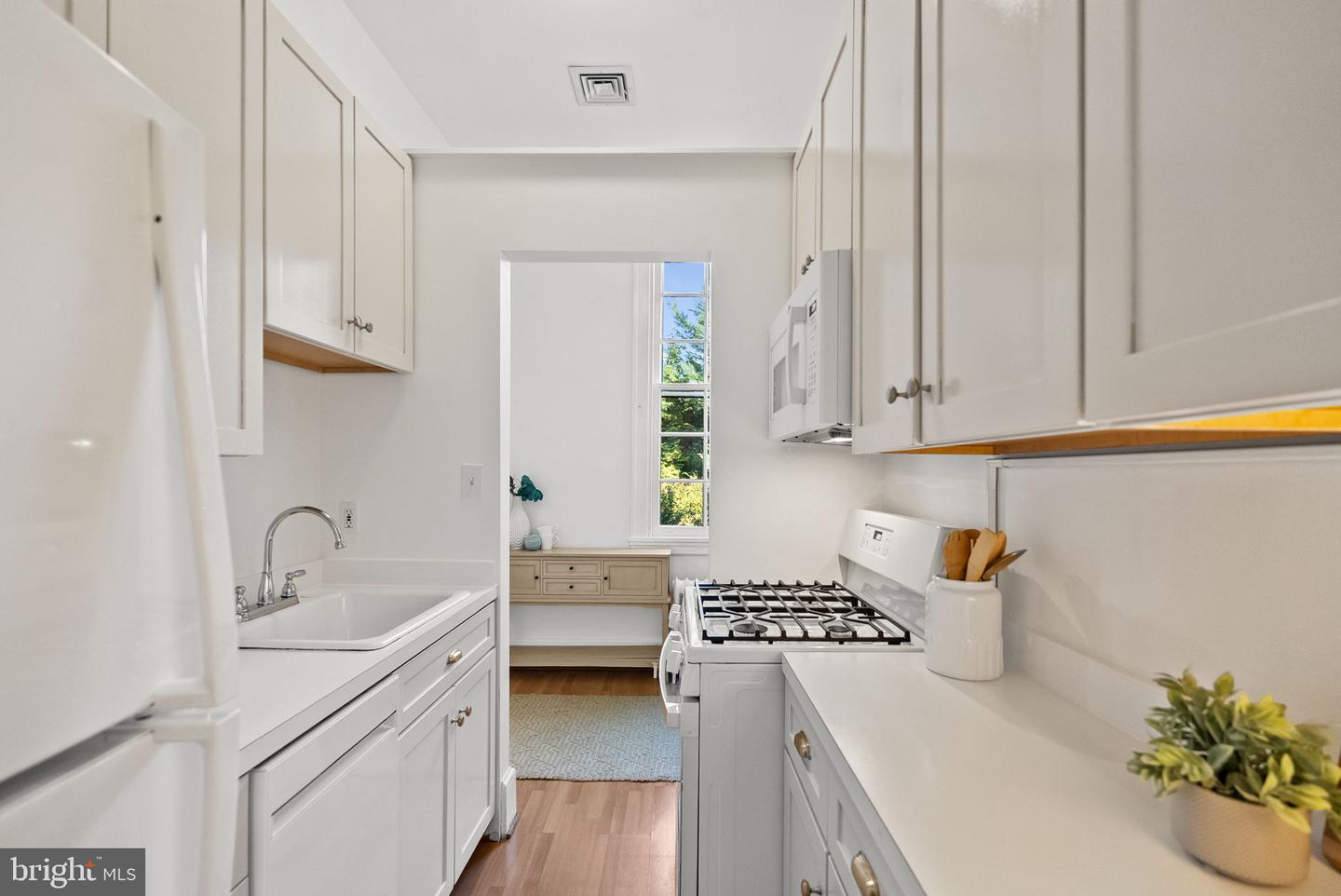 3039 MACOMB ST NW #35, WASHINGTON, District Of Columbia 20008, 1 Bedroom Bedrooms, ,1 BathroomBathrooms,Residential,For sale,3039 MACOMB ST NW #35,DCDC2228110 MLS # DCDC2228110 3039 MACOMB ST NW #35, WASHINGTON, District Of Columbia 20008, 1 Bedroom Bedrooms, ,1 BathroomBathrooms,Residential,For sale,3039 MACOMB ST NW #35,DCDC2228110 MLS # DCDC2228110