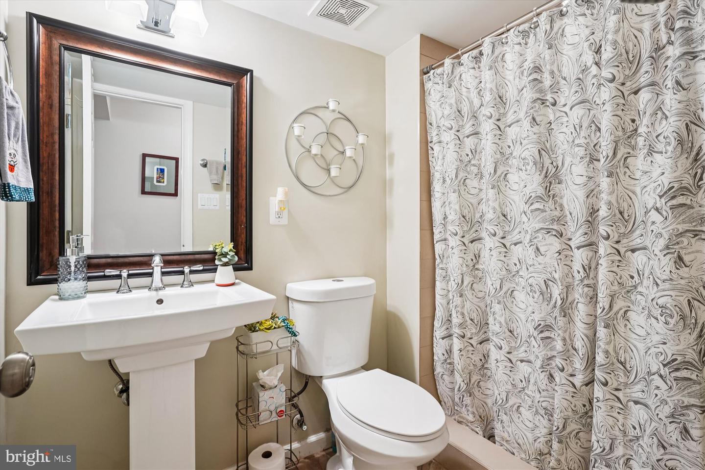 10919 SPURLOCK CT, FAIRFAX, Virginia 22032, 5 Bedrooms Bedrooms, ,3 BathroomsBathrooms,Residential,For sale,10919 SPURLOCK CT,VAFX2275392 MLS # VAFX2275392 10919 SPURLOCK CT, FAIRFAX, Virginia 22032, 5 Bedrooms Bedrooms, ,3 BathroomsBathrooms,Residential,For sale,10919 SPURLOCK CT,VAFX2275392 MLS # VAFX2275392