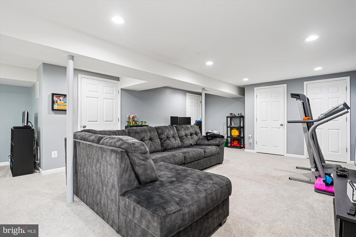 10919 SPURLOCK CT, FAIRFAX, Virginia 22032, 5 Bedrooms Bedrooms, ,3 BathroomsBathrooms,Residential,For sale,10919 SPURLOCK CT,VAFX2275392 MLS # VAFX2275392 10919 SPURLOCK CT, FAIRFAX, Virginia 22032, 5 Bedrooms Bedrooms, ,3 BathroomsBathrooms,Residential,For sale,10919 SPURLOCK CT,VAFX2275392 MLS # VAFX2275392