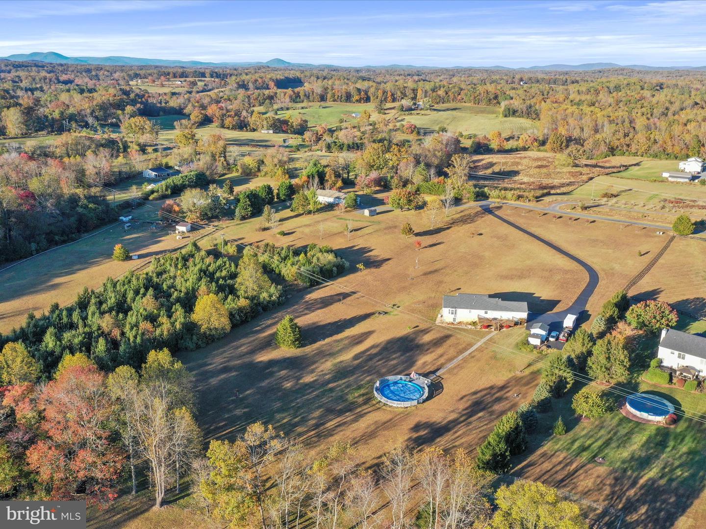 5200 WATERFORD RD, AMISSVILLE, Virginia 20106, 3 Bedrooms Bedrooms, ,2 BathroomsBathrooms,Residential,For sale,5200 WATERFORD RD,VACU2011860 MLS # VACU2011860 5200 WATERFORD RD, AMISSVILLE, Virginia 20106, 3 Bedrooms Bedrooms, ,2 BathroomsBathrooms,Residential,For sale,5200 WATERFORD RD,VACU2011860 MLS # VACU2011860