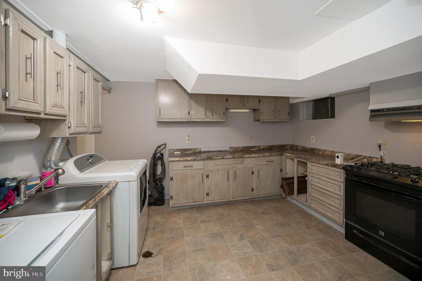 6507 BYRON AVE, SPRINGFIELD, Virginia 22150, 3 Bedrooms Bedrooms, ,3 BathroomsBathrooms,Residential,For sale,6507 BYRON AVE,VAFX2275538 MLS # VAFX2275538