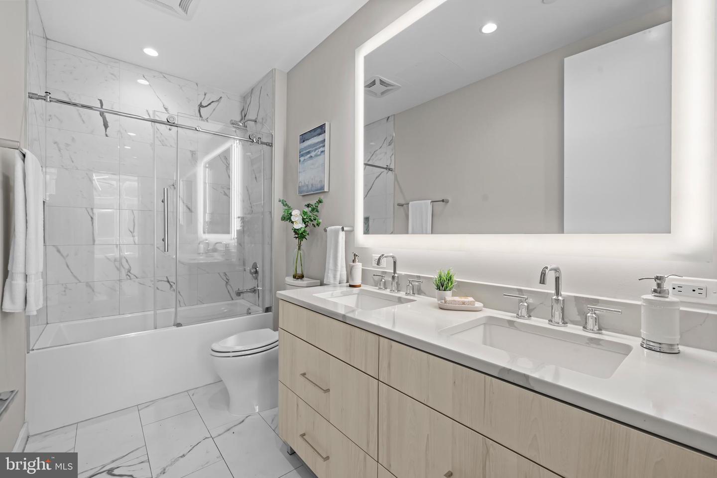 646 H ST NE #305, WASHINGTON, District Of Columbia 20002, 1 Bedroom Bedrooms, ,1 BathroomBathrooms,Residential,For sale,646 H ST NE #305,DCDC2228186 MLS # DCDC2228186 646 H ST NE #305, WASHINGTON, District Of Columbia 20002, 1 Bedroom Bedrooms, ,1 BathroomBathrooms,Residential,For sale,646 H ST NE #305,DCDC2228186 MLS # DCDC2228186