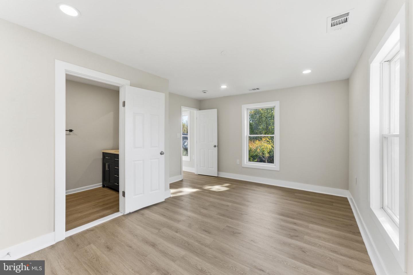 9204 DOUGLAS ST, MANASSAS, Virginia 20110, 4 Bedrooms Bedrooms, ,3 BathroomsBathrooms,Residential,For sale,9204 DOUGLAS ST,VAMN2009552 MLS # VAMN2009552