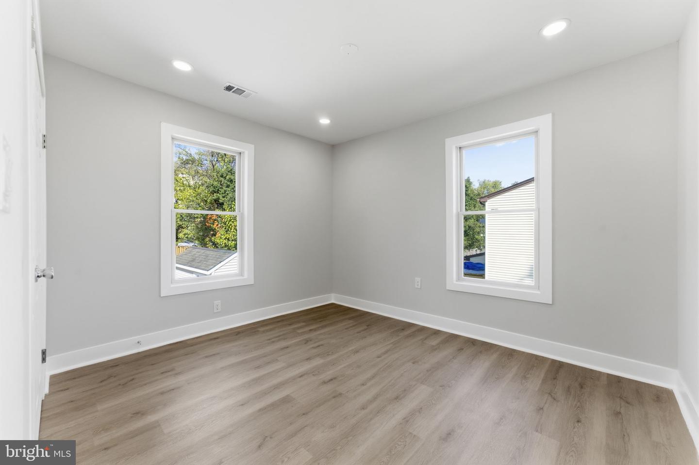 9204 DOUGLAS ST, MANASSAS, Virginia 20110, 4 Bedrooms Bedrooms, ,3 BathroomsBathrooms,Residential,For sale,9204 DOUGLAS ST,VAMN2009552 MLS # VAMN2009552
