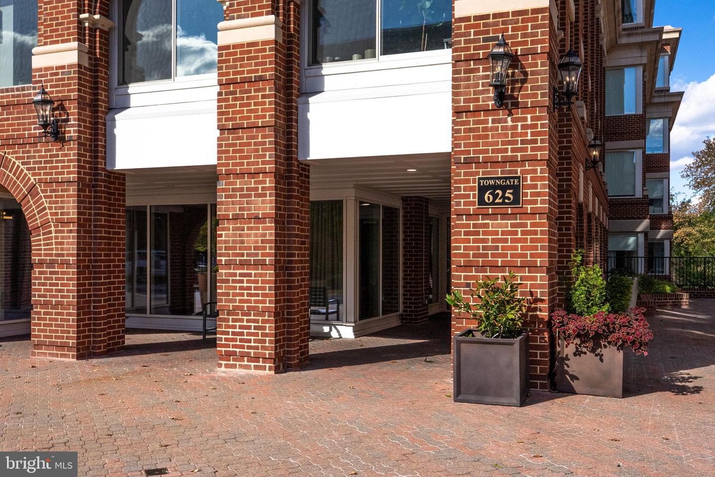 625 SLATERS LN #401, ALEXANDRIA, Virginia 22314, 1 Bedroom Bedrooms, ,1 BathroomBathrooms,Residential,For sale,625 SLATERS LN #401,VAAX2051106 MLS # VAAX2051106 625 SLATERS LN #401, ALEXANDRIA, Virginia 22314, 1 Bedroom Bedrooms, ,1 BathroomBathrooms,Residential,For sale,625 SLATERS LN #401,VAAX2051106 MLS # VAAX2051106