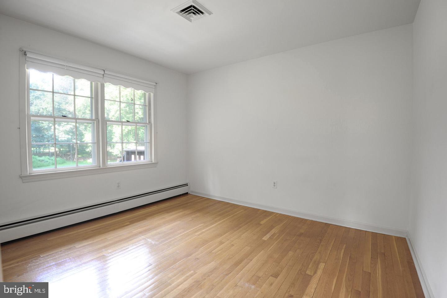 11328 VALE RD, OAKTON, Virginia 22124, 5 Bedrooms Bedrooms, ,3 BathroomsBathrooms,Residential,For sale,11328 VALE RD,VAFX2275684 MLS # VAFX2275684 11328 VALE RD, OAKTON, Virginia 22124, 5 Bedrooms Bedrooms, ,3 BathroomsBathrooms,Residential,For sale,11328 VALE RD,VAFX2275684 MLS # VAFX2275684