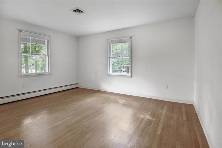 11328 VALE RD, OAKTON, Virginia 22124, 5 Bedrooms Bedrooms, ,3 BathroomsBathrooms,Residential,For sale,11328 VALE RD,VAFX2275684 MLS # VAFX2275684 11328 VALE RD, OAKTON, Virginia 22124, 5 Bedrooms Bedrooms, ,3 BathroomsBathrooms,Residential,For sale,11328 VALE RD,VAFX2275684 MLS # VAFX2275684