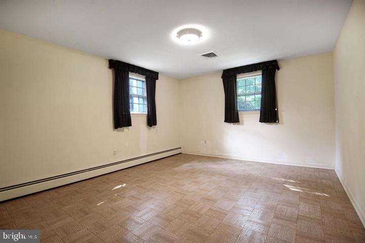 11328 VALE RD, OAKTON, Virginia 22124, 5 Bedrooms Bedrooms, ,3 BathroomsBathrooms,Residential,For sale,11328 VALE RD,VAFX2275684 MLS # VAFX2275684 11328 VALE RD, OAKTON, Virginia 22124, 5 Bedrooms Bedrooms, ,3 BathroomsBathrooms,Residential,For sale,11328 VALE RD,VAFX2275684 MLS # VAFX2275684