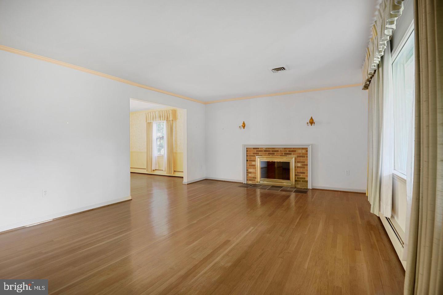 11328 VALE RD, OAKTON, Virginia 22124, 5 Bedrooms Bedrooms, ,3 BathroomsBathrooms,Residential,For sale,11328 VALE RD,VAFX2275684 MLS # VAFX2275684 11328 VALE RD, OAKTON, Virginia 22124, 5 Bedrooms Bedrooms, ,3 BathroomsBathrooms,Residential,For sale,11328 VALE RD,VAFX2275684 MLS # VAFX2275684