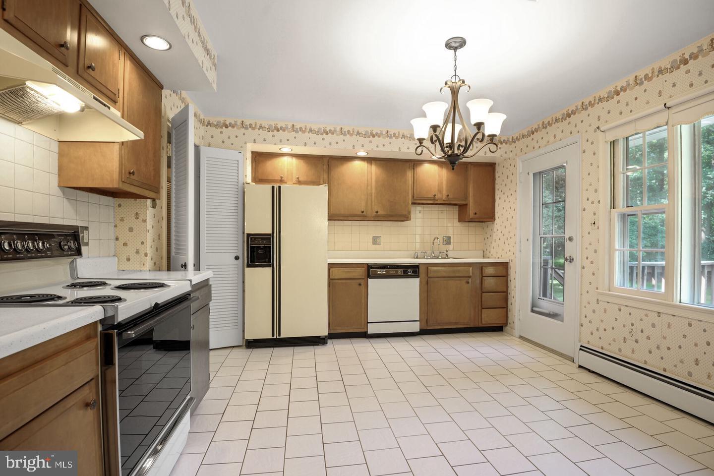 11328 VALE RD, OAKTON, Virginia 22124, 5 Bedrooms Bedrooms, ,3 BathroomsBathrooms,Residential,For sale,11328 VALE RD,VAFX2275684 MLS # VAFX2275684 11328 VALE RD, OAKTON, Virginia 22124, 5 Bedrooms Bedrooms, ,3 BathroomsBathrooms,Residential,For sale,11328 VALE RD,VAFX2275684 MLS # VAFX2275684