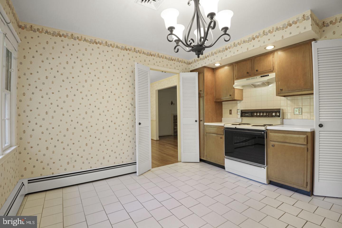 11328 VALE RD, OAKTON, Virginia 22124, 5 Bedrooms Bedrooms, ,3 BathroomsBathrooms,Residential,For sale,11328 VALE RD,VAFX2275684 MLS # VAFX2275684 11328 VALE RD, OAKTON, Virginia 22124, 5 Bedrooms Bedrooms, ,3 BathroomsBathrooms,Residential,For sale,11328 VALE RD,VAFX2275684 MLS # VAFX2275684