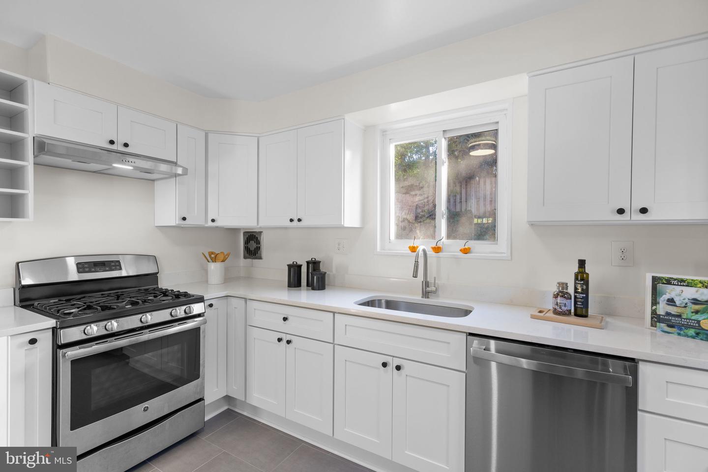 59 E TAYLOR RUN PKWY, ALEXANDRIA, Virginia 22314, 3 Bedrooms Bedrooms, ,1 BathroomBathrooms,Residential,For sale,59 E TAYLOR RUN PKWY,VAAX2051092 MLS # VAAX2051092 59 E TAYLOR RUN PKWY, ALEXANDRIA, Virginia 22314, 3 Bedrooms Bedrooms, ,1 BathroomBathrooms,Residential,For sale,59 E TAYLOR RUN PKWY,VAAX2051092 MLS # VAAX2051092