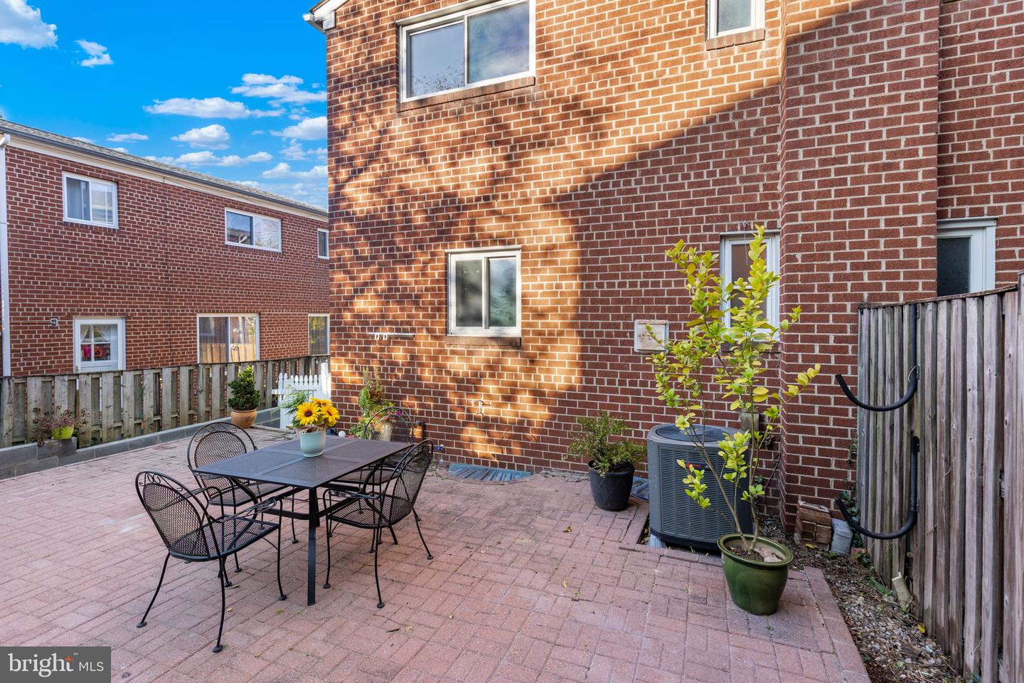 59 E TAYLOR RUN PKWY, ALEXANDRIA, Virginia 22314, 3 Bedrooms Bedrooms, ,1 BathroomBathrooms,Residential,For sale,59 E TAYLOR RUN PKWY,VAAX2051092 MLS # VAAX2051092 59 E TAYLOR RUN PKWY, ALEXANDRIA, Virginia 22314, 3 Bedrooms Bedrooms, ,1 BathroomBathrooms,Residential,For sale,59 E TAYLOR RUN PKWY,VAAX2051092 MLS # VAAX2051092