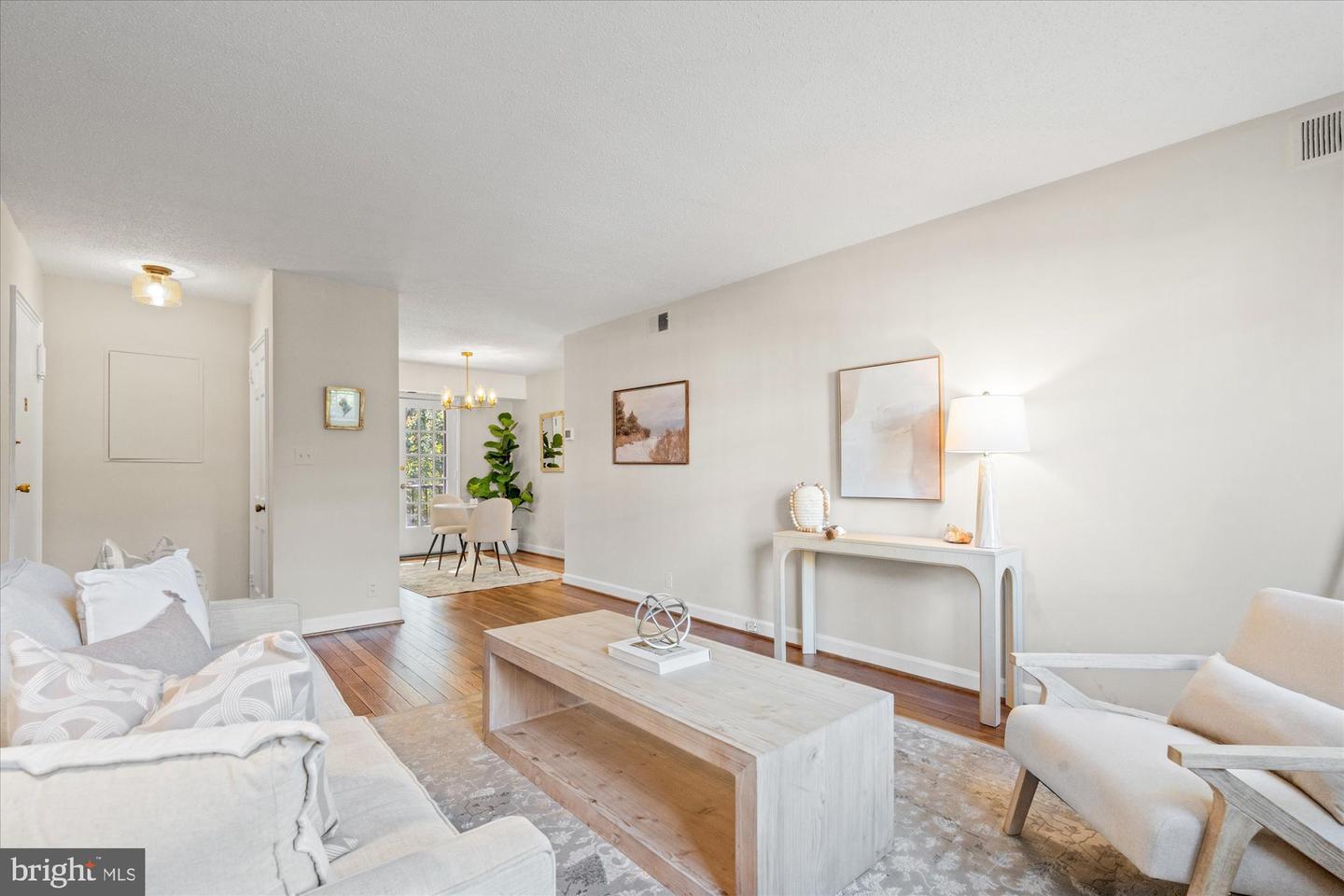 3049 S BUCHANAN ST #B2, ARLINGTON, Virginia 22206, 1 Bedroom Bedrooms, ,1 BathroomBathrooms,Residential,For sale,3049 S BUCHANAN ST #B2,VAAR2065220 MLS # VAAR2065220 3049 S BUCHANAN ST #B2, ARLINGTON, Virginia 22206, 1 Bedroom Bedrooms, ,1 BathroomBathrooms,Residential,For sale,3049 S BUCHANAN ST #B2,VAAR2065220 MLS # VAAR2065220