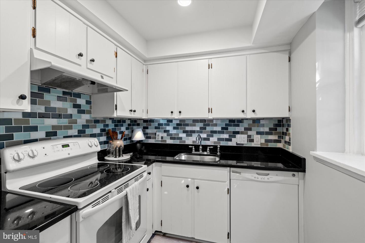 3049 S BUCHANAN ST #B2, ARLINGTON, Virginia 22206, 1 Bedroom Bedrooms, ,1 BathroomBathrooms,Residential,For sale,3049 S BUCHANAN ST #B2,VAAR2065220 MLS # VAAR2065220 3049 S BUCHANAN ST #B2, ARLINGTON, Virginia 22206, 1 Bedroom Bedrooms, ,1 BathroomBathrooms,Residential,For sale,3049 S BUCHANAN ST #B2,VAAR2065220 MLS # VAAR2065220