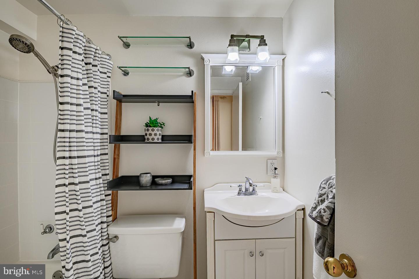 333 2ND ST NE #206, WASHINGTON, District Of Columbia 20002, 1 Bedroom Bedrooms, ,1 BathroomBathrooms,Residential,For sale,333 2ND ST NE #206,DCDC2228242 MLS # DCDC2228242 333 2ND ST NE #206, WASHINGTON, District Of Columbia 20002, 1 Bedroom Bedrooms, ,1 BathroomBathrooms,Residential,For sale,333 2ND ST NE #206,DCDC2228242 MLS # DCDC2228242