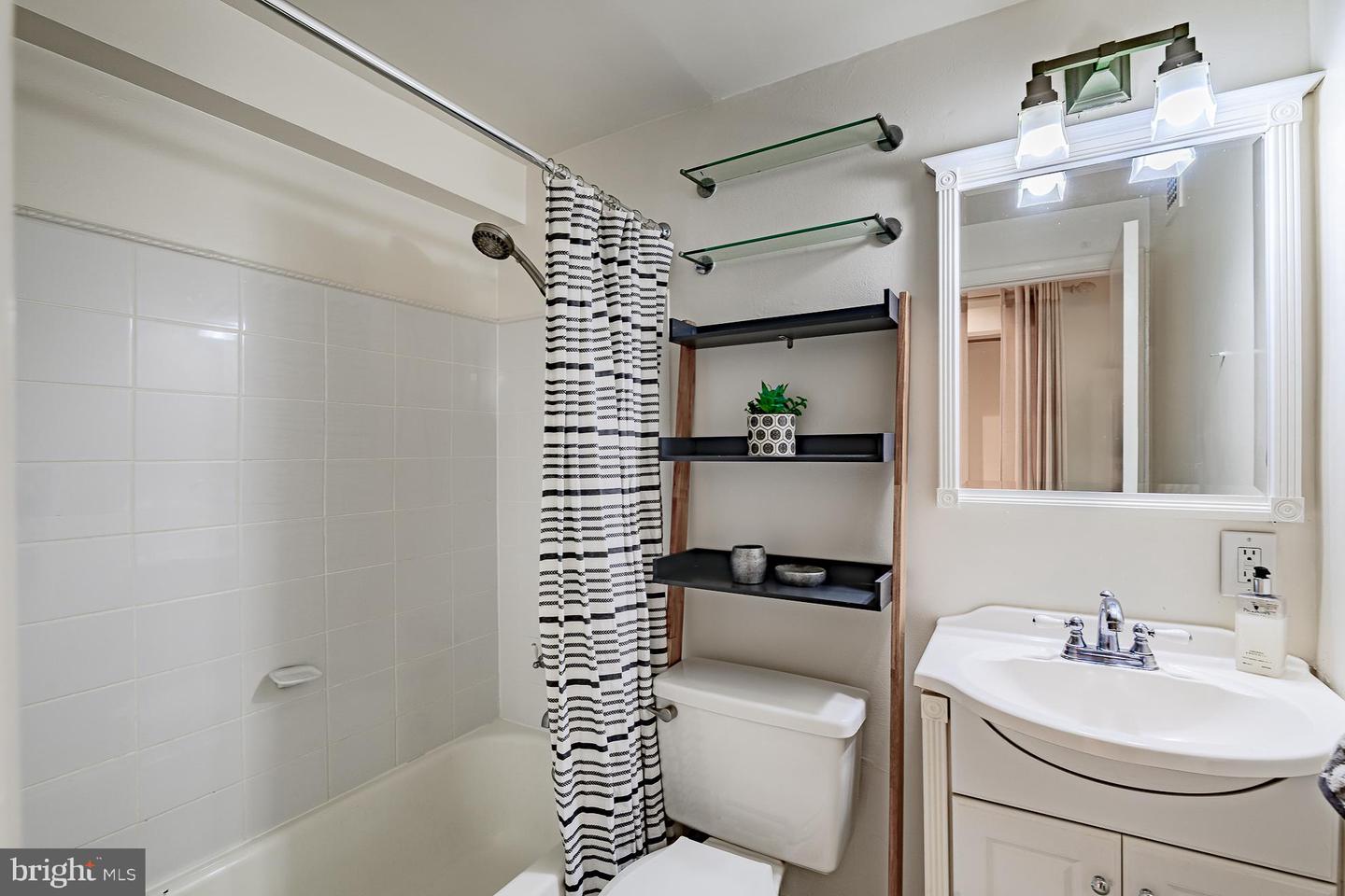 333 2ND ST NE #206, WASHINGTON, District Of Columbia 20002, 1 Bedroom Bedrooms, ,1 BathroomBathrooms,Residential,For sale,333 2ND ST NE #206,DCDC2228242 MLS # DCDC2228242 333 2ND ST NE #206, WASHINGTON, District Of Columbia 20002, 1 Bedroom Bedrooms, ,1 BathroomBathrooms,Residential,For sale,333 2ND ST NE #206,DCDC2228242 MLS # DCDC2228242