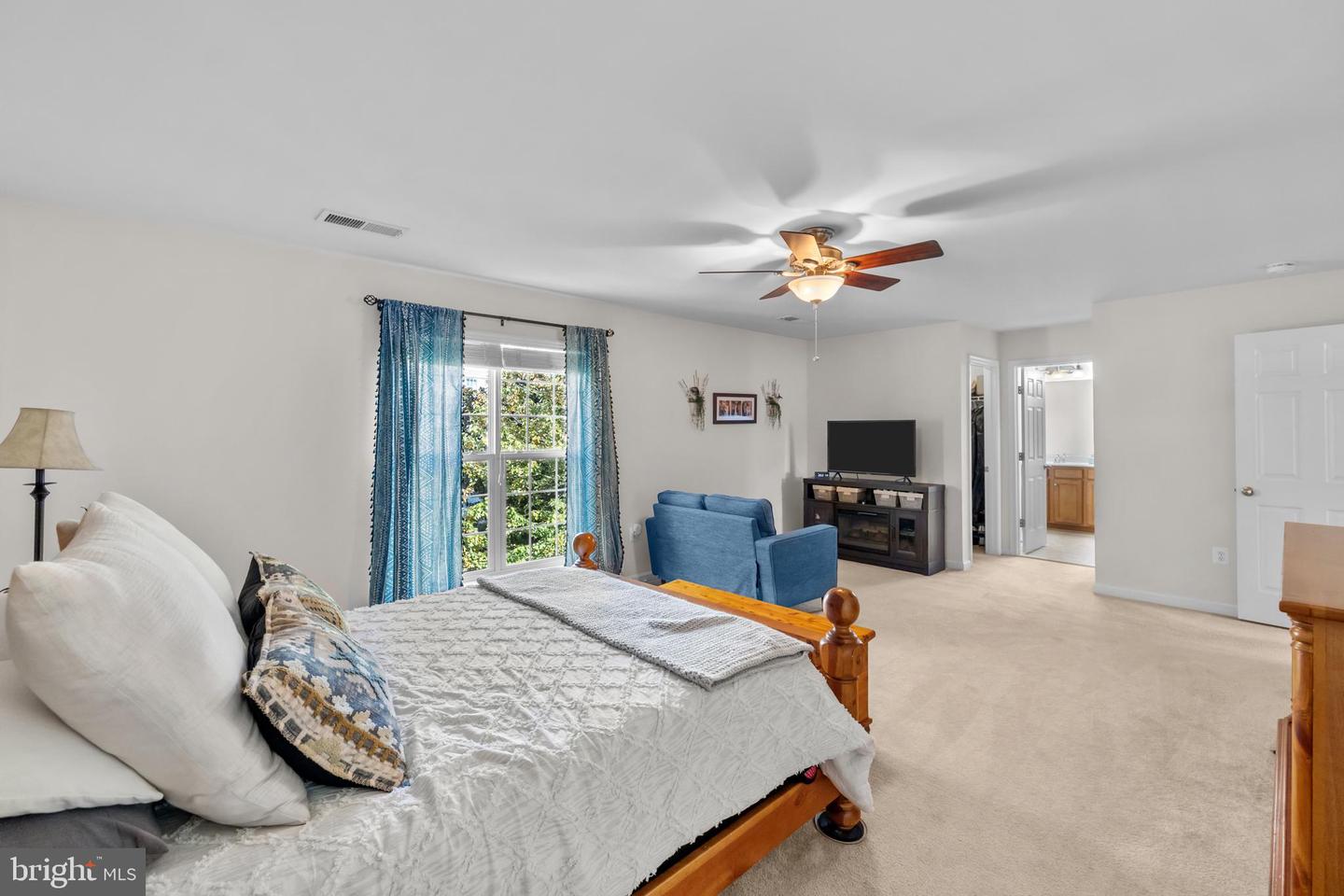 5336 DAYBREAK LN, WOODBRIDGE, Virginia 22193, 4 Bedrooms Bedrooms, ,3 BathroomsBathrooms,Residential,For sale,5336 DAYBREAK LN,VAPW2106514 MLS # VAPW2106514 5336 DAYBREAK LN, WOODBRIDGE, Virginia 22193, 4 Bedrooms Bedrooms, ,3 BathroomsBathrooms,Residential,For sale,5336 DAYBREAK LN,VAPW2106514 MLS # VAPW2106514