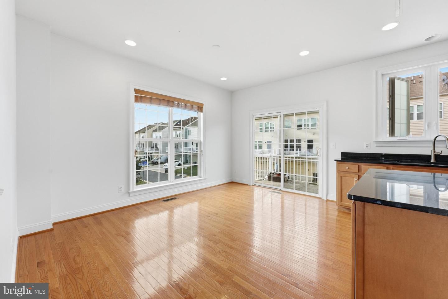 25480 SCHOOLEY MILL TER, CHANTILLY, Virginia 20152, 3 Bedrooms Bedrooms, 11 Rooms Rooms,2 BathroomsBathrooms,Residential,For sale,25480 SCHOOLEY MILL TER,VALO2109456 MLS # VALO2109456
