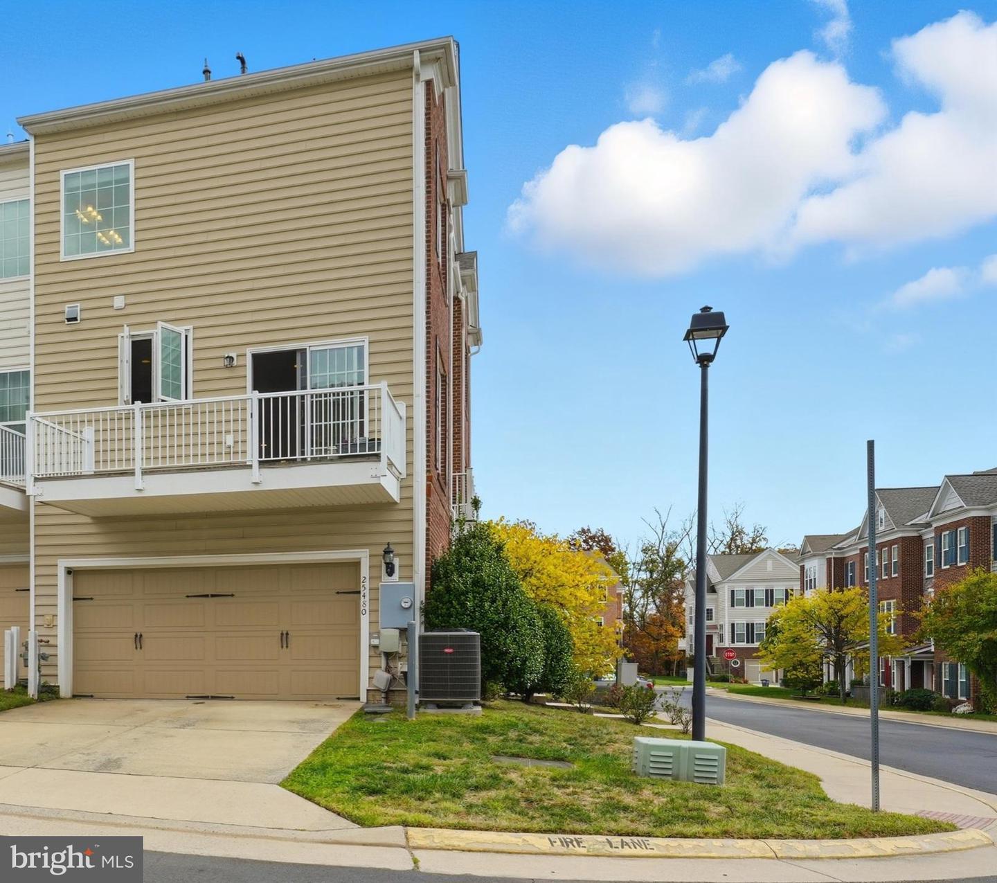 25480 SCHOOLEY MILL TER, CHANTILLY, Virginia 20152, 3 Bedrooms Bedrooms, 11 Rooms Rooms,2 BathroomsBathrooms,Residential,For sale,25480 SCHOOLEY MILL TER,VALO2109456 MLS # VALO2109456