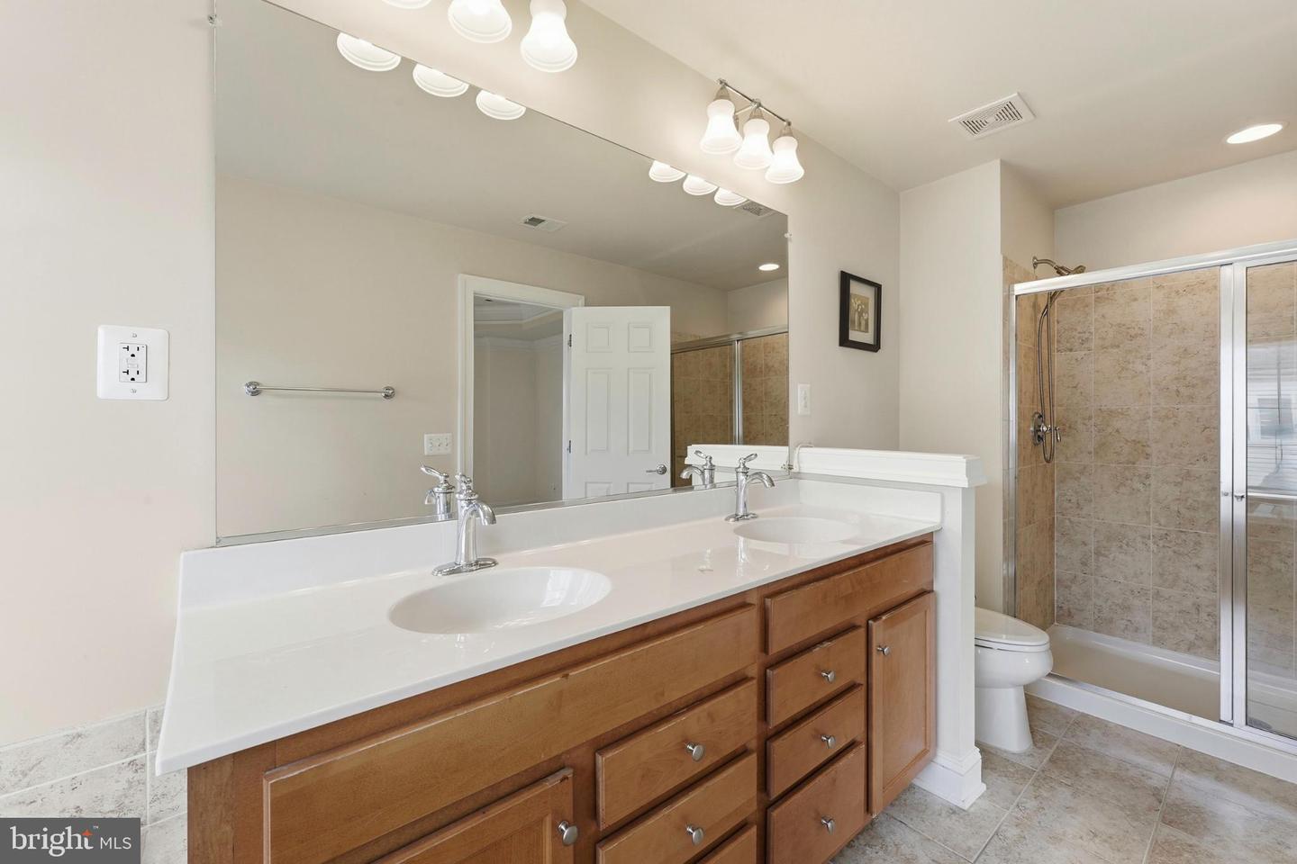 25480 SCHOOLEY MILL TER, CHANTILLY, Virginia 20152, 3 Bedrooms Bedrooms, 11 Rooms Rooms,2 BathroomsBathrooms,Residential,For sale,25480 SCHOOLEY MILL TER,VALO2109456 MLS # VALO2109456