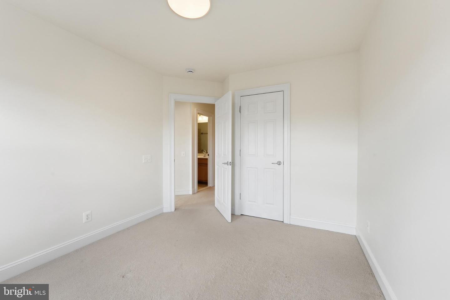 25480 SCHOOLEY MILL TER, CHANTILLY, Virginia 20152, 3 Bedrooms Bedrooms, 11 Rooms Rooms,2 BathroomsBathrooms,Residential,For sale,25480 SCHOOLEY MILL TER,VALO2109456 MLS # VALO2109456