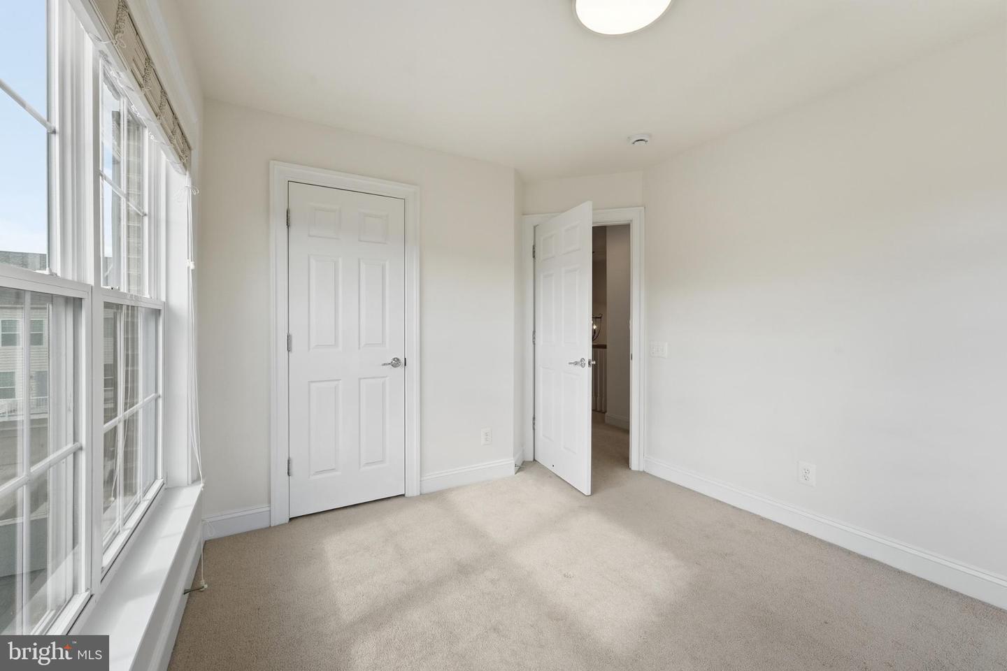 25480 SCHOOLEY MILL TER, CHANTILLY, Virginia 20152, 3 Bedrooms Bedrooms, 11 Rooms Rooms,2 BathroomsBathrooms,Residential,For sale,25480 SCHOOLEY MILL TER,VALO2109456 MLS # VALO2109456