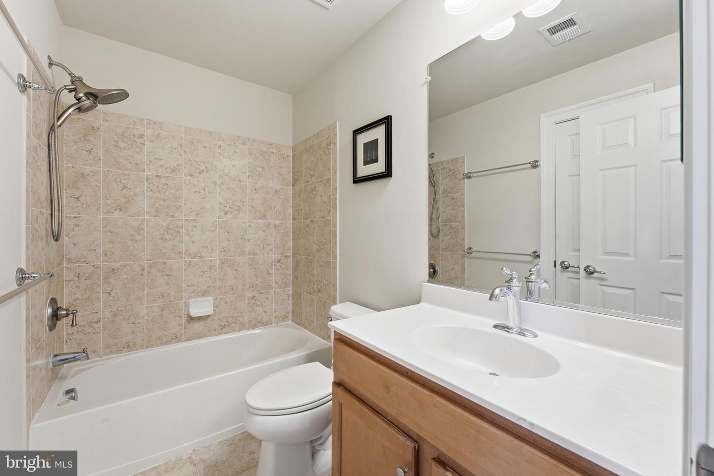 25480 SCHOOLEY MILL TER, CHANTILLY, Virginia 20152, 3 Bedrooms Bedrooms, 11 Rooms Rooms,2 BathroomsBathrooms,Residential,For sale,25480 SCHOOLEY MILL TER,VALO2109456 MLS # VALO2109456