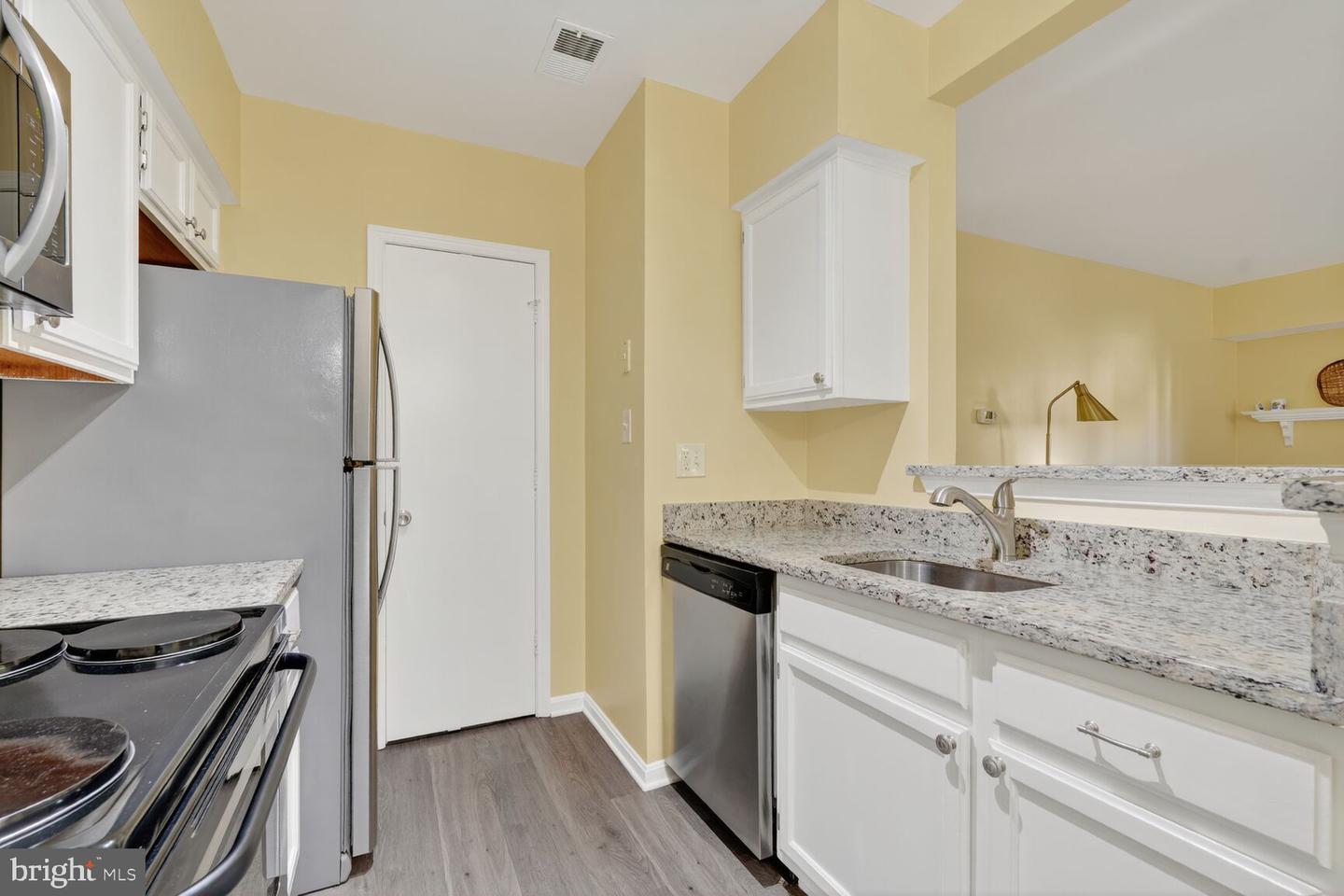 6918 VICTORIA DR #D, ALEXANDRIA, Virginia 22310, 2 Bedrooms Bedrooms, ,2 BathroomsBathrooms,Residential,For sale,6918 VICTORIA DR #D,VAFX2275750 MLS # VAFX2275750 6918 VICTORIA DR #D, ALEXANDRIA, Virginia 22310, 2 Bedrooms Bedrooms, ,2 BathroomsBathrooms,Residential,For sale,6918 VICTORIA DR #D,VAFX2275750 MLS # VAFX2275750
