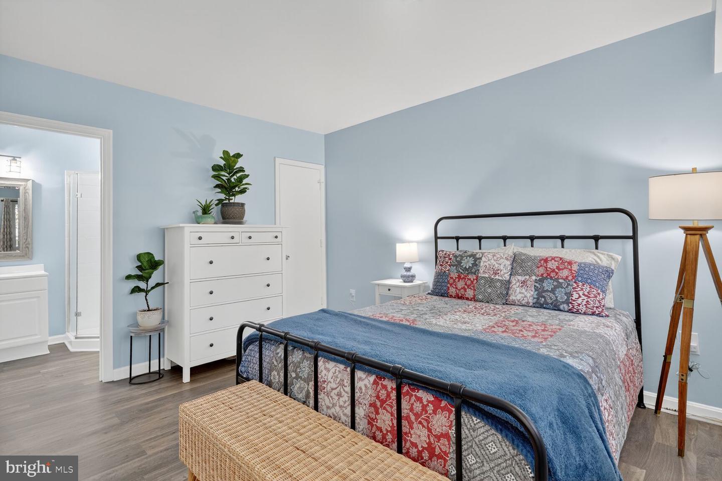 6918 VICTORIA DR #D, ALEXANDRIA, Virginia 22310, 2 Bedrooms Bedrooms, ,2 BathroomsBathrooms,Residential,For sale,6918 VICTORIA DR #D,VAFX2275750 MLS # VAFX2275750 6918 VICTORIA DR #D, ALEXANDRIA, Virginia 22310, 2 Bedrooms Bedrooms, ,2 BathroomsBathrooms,Residential,For sale,6918 VICTORIA DR #D,VAFX2275750 MLS # VAFX2275750